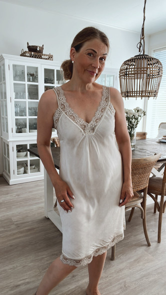 MAISA SATIN DRESS BEIGE