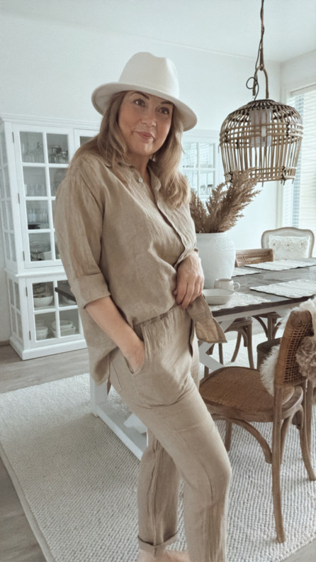 LINDSAY PELLAVAJOGGERIT KASHMIRE