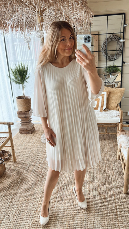 GRACE PLISEERATTU MEKKO NUDE