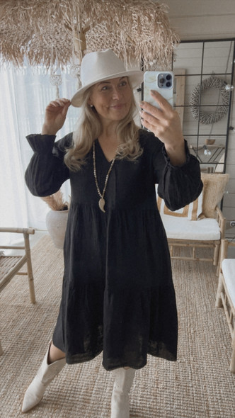 CARMELA PELLAVAMEKKO MUSTA