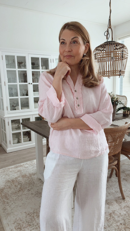 PEGGY PELLAVAPAITA VAALEA ROOSA