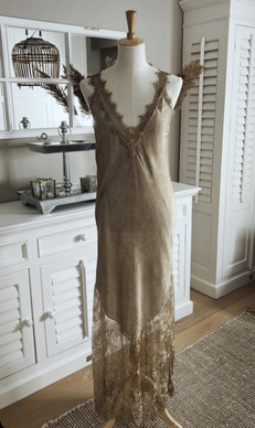 NADJA SATIINIMEKKO KAMELI