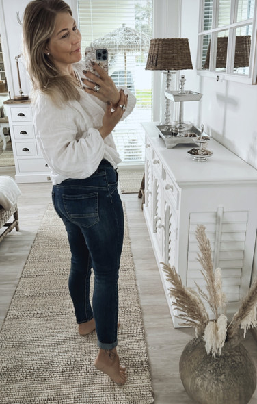 JEANS WITH BUTTONS DARK BLUE