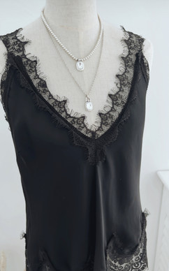 CORINNE SATIN TOP BLACK