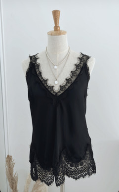 CORINNE SATIINITOPPI MUSTA