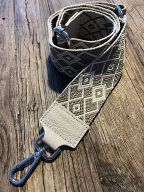 LAUKKUHIHNA BEIGE HOPEAHELOILLA