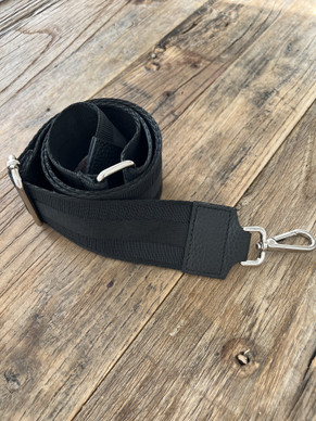 LAUKKUHIHNA RAITA MUSTA