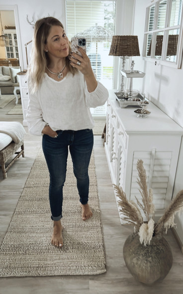 JEANS WITH ZIPPER