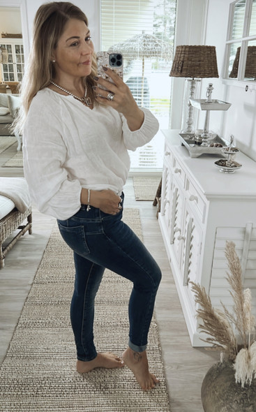 JEANS WITH ZIPPER