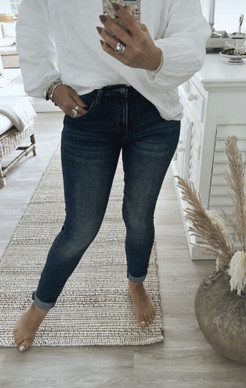 JEANS WITH ZIPPER