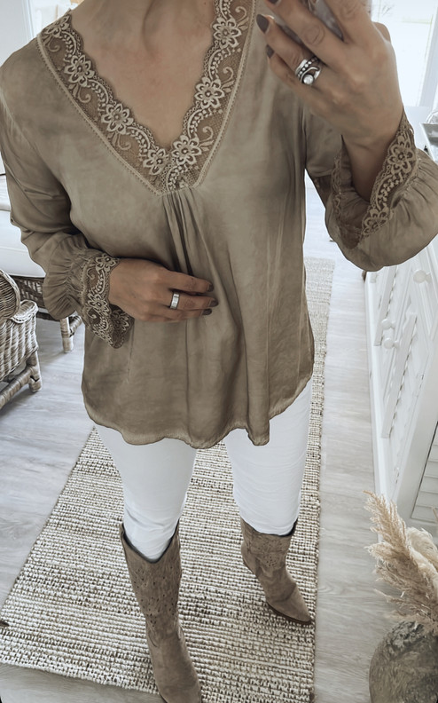 AMY SATIINIPUSERO VAALEA KAMELI