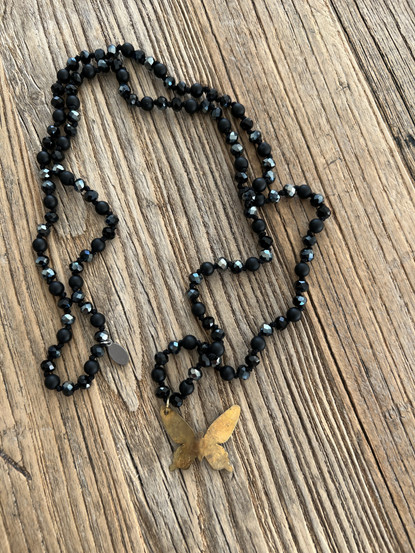 BUTTERFLY NECKLACE BLACK