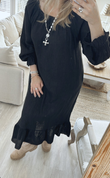 LISBETH PELLAVAMEKKO MUSTA