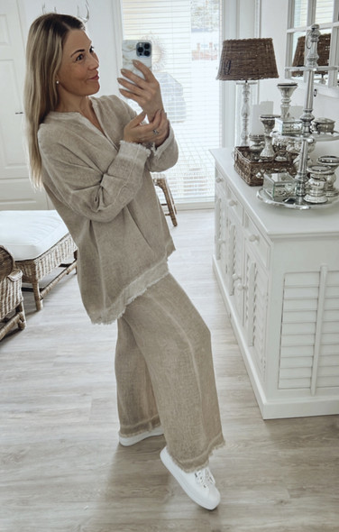 NATALIA PUUVILLA-PELLAVAPUSERO BEIGE