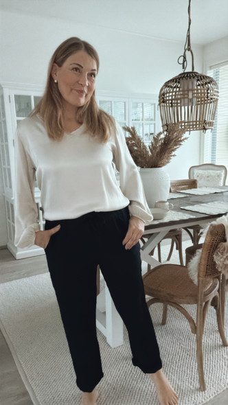 LINDSAY PELLAVAJOGGERIT MUSTA