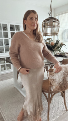 MADALENA MOHAIRNEULE KAMELI