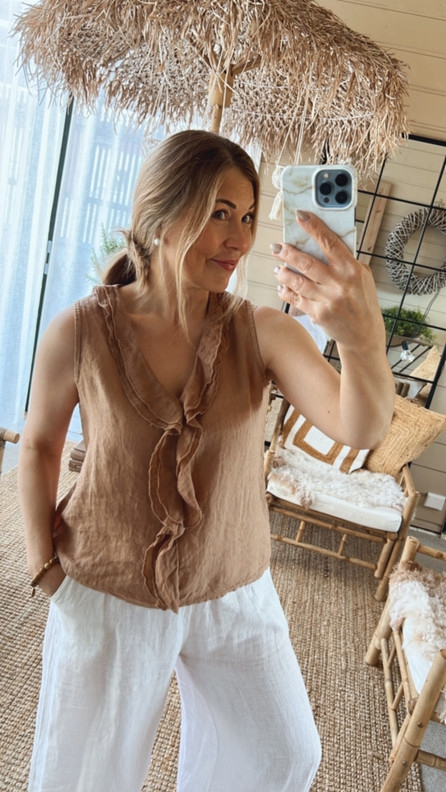 HANNAH PELLAVATOPPI KAMELI