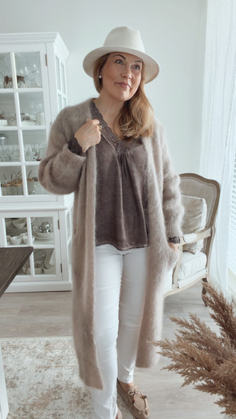 AMY SATIINIPUSERO RUSKEA