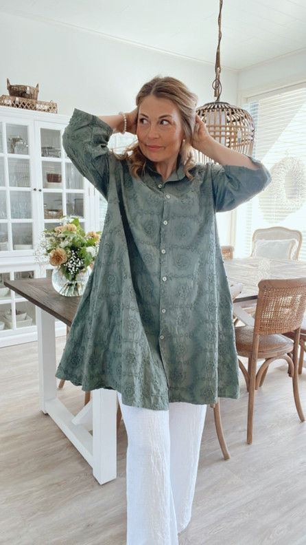 MARINA BRODEERATTU PUUVILLAMEKKO KHAKI PLUS KOKO