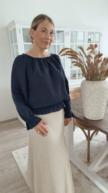 NOEMI PELLAVAPAITA NAVY