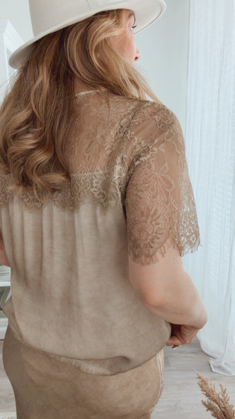 SIENA SATIN BLOUSE CAMEL
