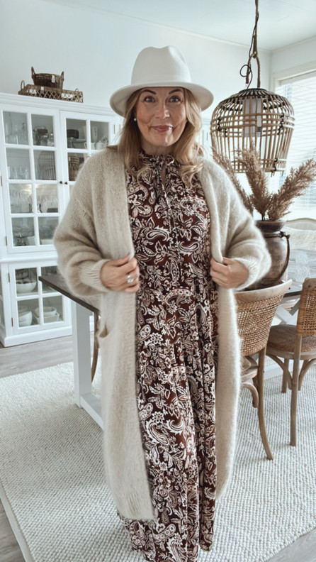 AURELIA VISKOOSIMEKKO RUSKEA