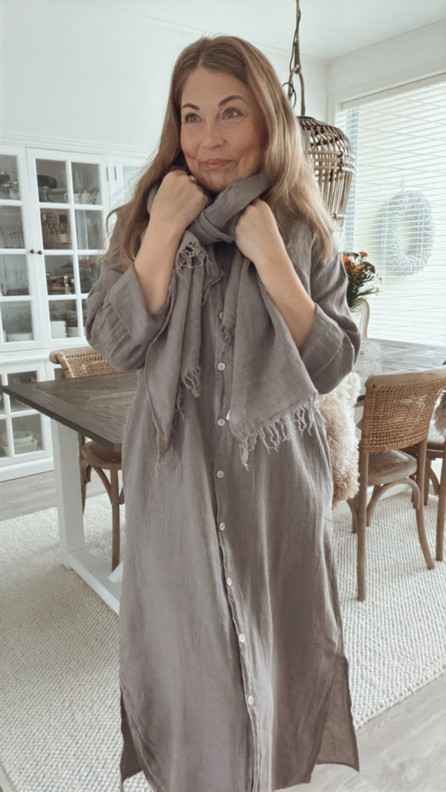 JOANNE PELLAVAHUIVI TAUPE