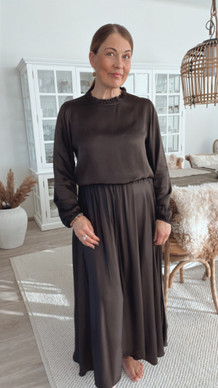 FILIPA SATIINIHAME RUSKEA