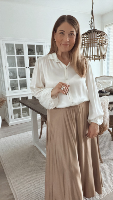 BEATRIZ SATIINIPUSERO LUONNONVALKOINEN