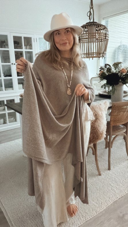 SARA VILLAHUIVI TAUPE