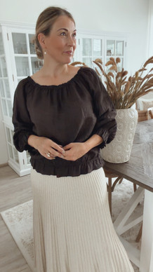 NOEMI PELLAVAPAITA RUSKEA