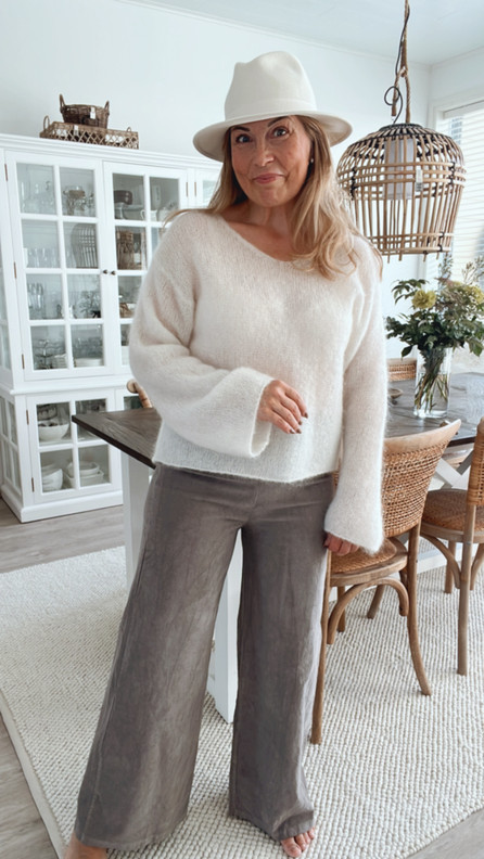 JUDITH VAKOSAMETTIHOUSUT TAUPE