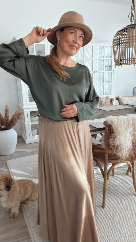 LAYLA SATIINIPUSERO KHAKI