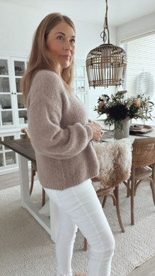 HATTIE ALPAKKANEULETAKKI TAUPE