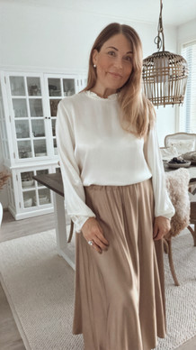 AUBREY SATIINIPUSERO LUONNONVALKOINEN