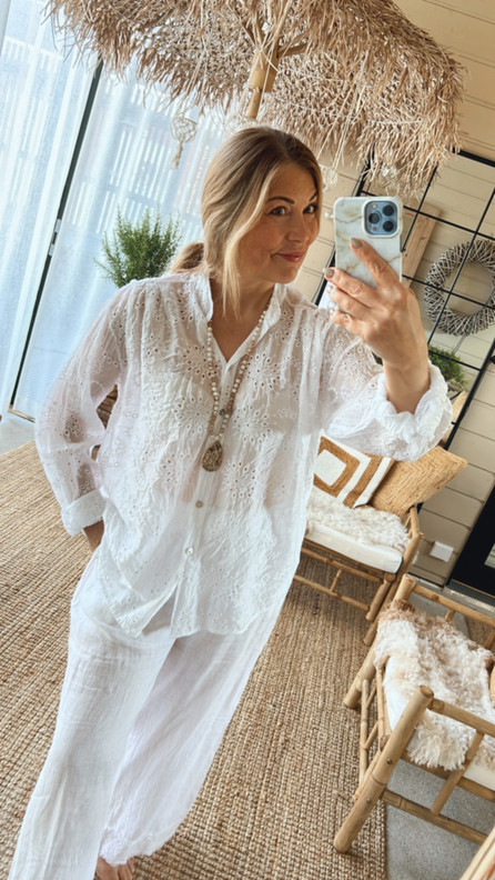 CINDY PAITIS VALKOINEN