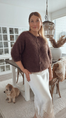 FLORENCIA MOHAIRNEULETAKKI RUSKEA