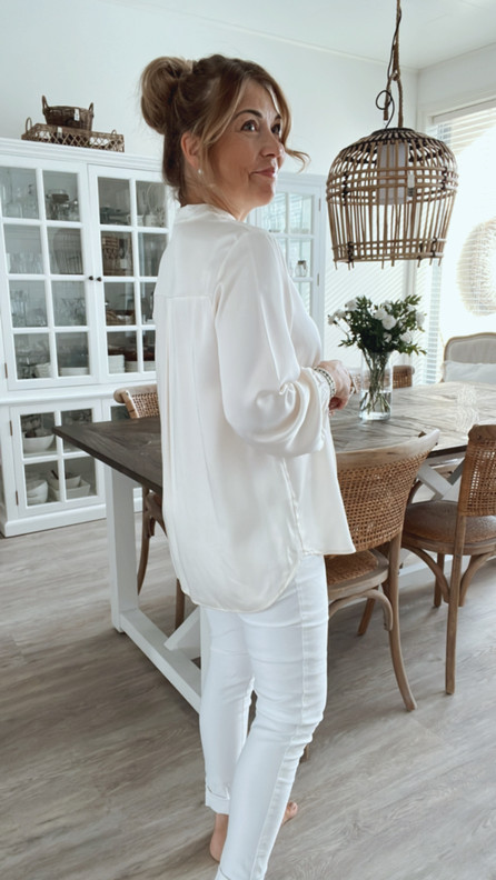 KARINA SATIINIPUSERO MILKY