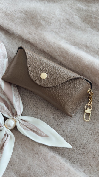 CASE FOR GLASSES DARK TAUPE
