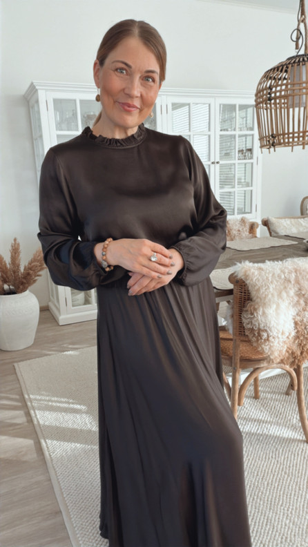 FILIPA SATIINIHAME RUSKEA