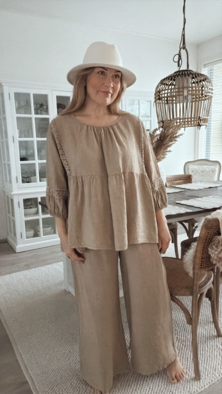 MIRIAM PELLAVAHOUSUT KASHMIR