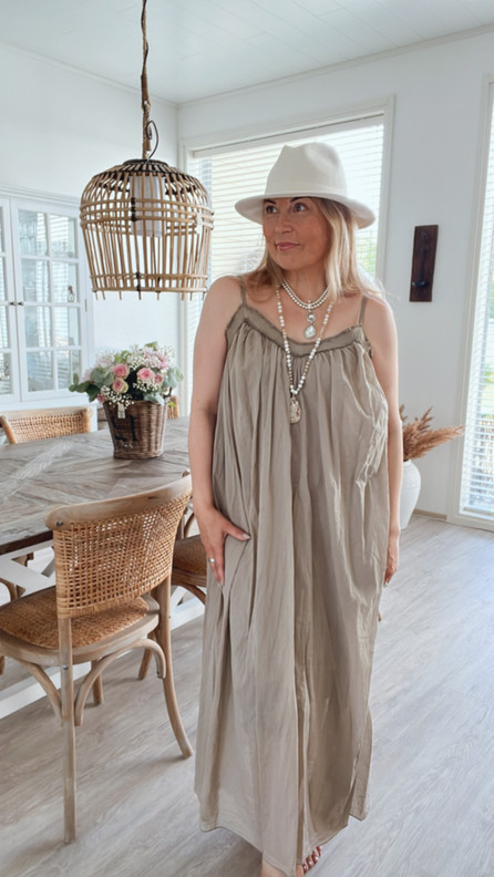 LOVISA PUUVILLAMEKKO TAUPE