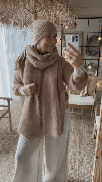 LEANNA ALPAKKAHUIVI KAMELI