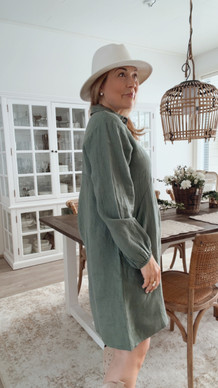 CHERYL PELLAVATUNIKA KHAKI