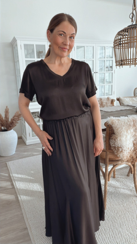 DONNALEE SATIINITEEPPARI RUSKEA