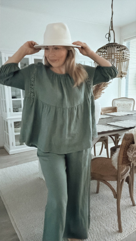 CASSANDRA PELLAVAPAITA KHAKI