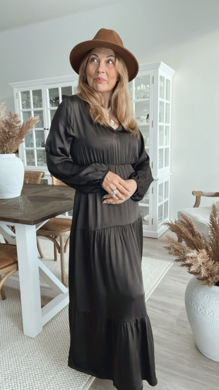 EMILY SILKKI-SATIINIMEKKO RUSKEA