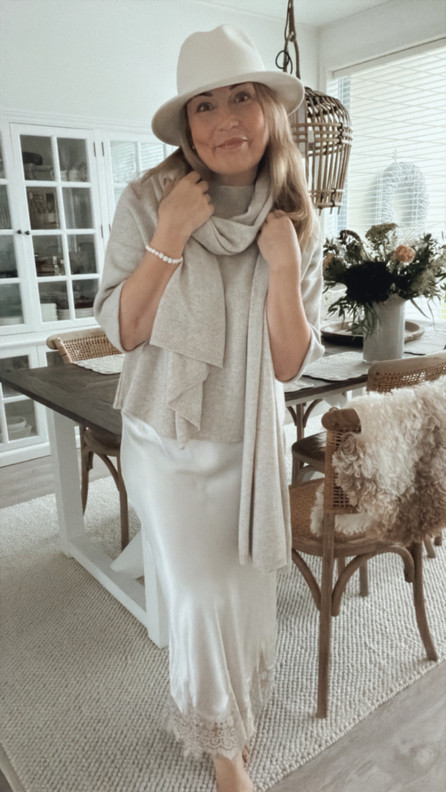 SARA VILLAHUIVI BEIGE