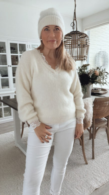 SELENA ALPAKKANEULE LUONNONVALKOINEN