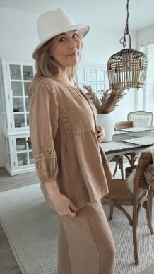 CASSANDRA LINEN BLOUSE CAMEL